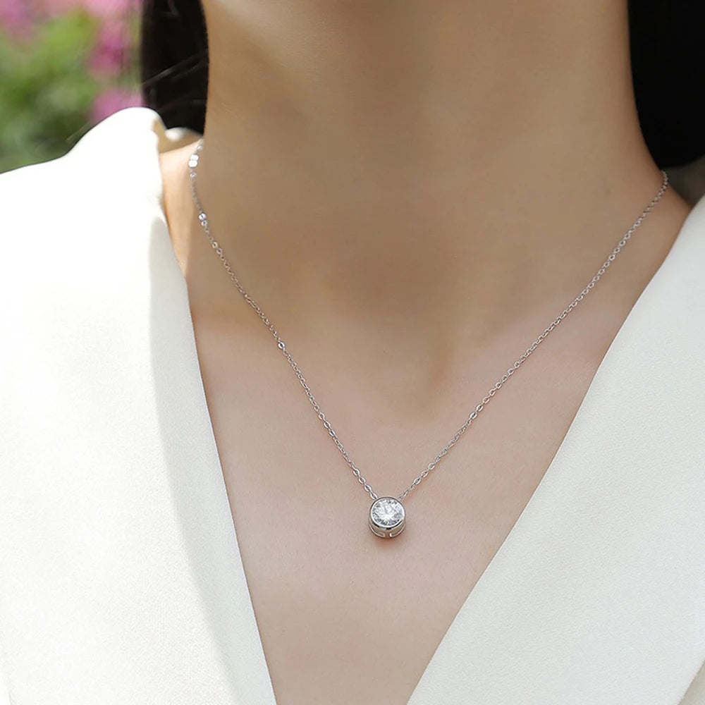 Cbtb S925 Sterling Silver 1 Carat Moissanite Round Pendant Cross Chain Necklace Women Engagement Fashion Jewelry Wholesale